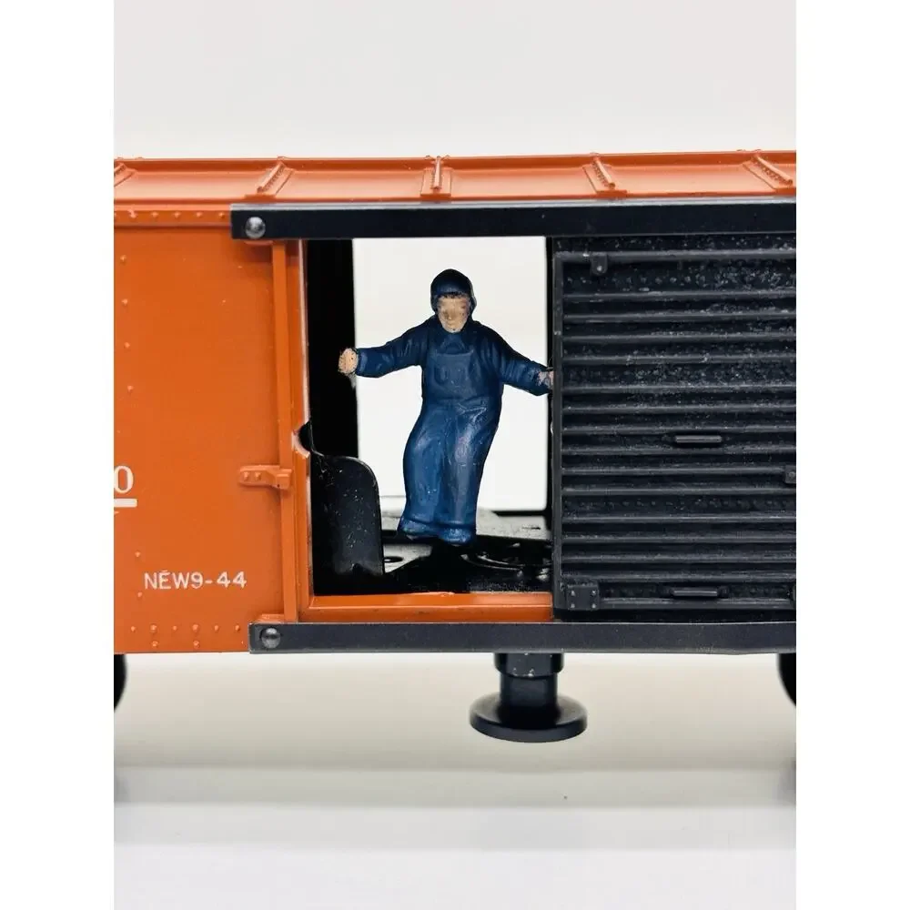 Lionel Postwar New York Central NYC Operating Box Car X3464 w/ Original Box